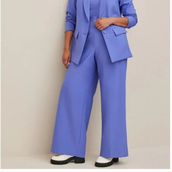 Torrid Pull-On‎ Wide Leg Studio Refined Crepe High-Rise Pants (1486) - Picture 3 of 11